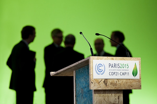 Sombras en una charla en el marco de COP21 el pasado 4 diciembre en París. Foto: Iga Gozdowska (CC BY 2.0)