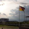 Banderas de Alemania y de la Unión Europea en los alrededores del Reichstag. Foto: SnippyHolloW (CC BY-SA 2.0)