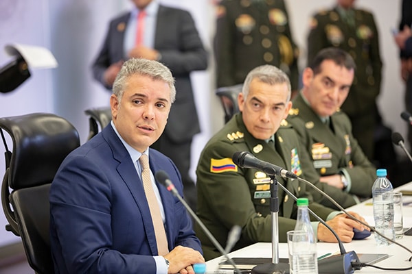 Iván Duque en una rueda de prensa el pasado 28 de diciembre. Foto: Policía Nacional de los colombianos (CC BY-SA 2.0)