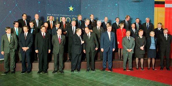 Foto de familia del Consejo Europeo de Tampere 1999. Foto: © European Communities, 1999 / Fuente: EC - Audiovisual Service.