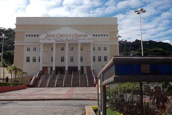 Catedral da Fé de la Iglesia Universal del Reino de Dios en Florianópolis, Brasil. Foto: Eugenio Hansen, OFS / Wikimedia Commons (CC BY-SA 3.0)
