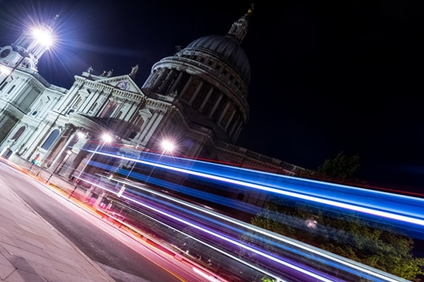 St Pauls Churchyard at night (London, England, UK). Photo: Tudor Panait (@tudor_panait)
