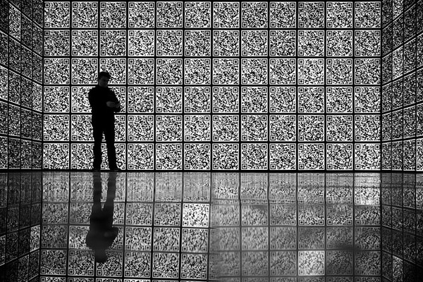 Instalación sobre los códigos QR en el Olympus Photography Playground en Berlín (Alemania). Foto: Thomas Leuthard (CC BY 2.0)