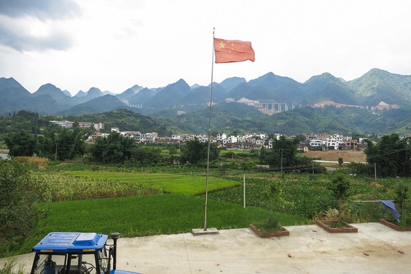 Formaciones kársticas típicas del paisaje de las provincias de Guizhou y Guangxi, en el suroeste de China. Foto: Louis Putzel/CIFOR (CC BY-NC-ND 2.0)