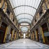 Centro comercial en la ciudad de Nápoles (Italia). Foto: Paul Postema (@paulpostema)