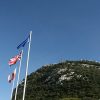 Banderas de la Unión Europea, Reino Unido y Gibraltar en el Peñón. Foto: aa440 (CC BY-NC-ND 2.0)
