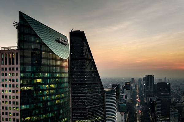 Torre Mayor, Avenida Paseo de la Reforma, Ciudad de México (México). Foto: carlos aranda (@carlosaranda)