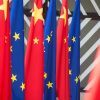 El Acuerdo de Inversiones UE-China: un paso en la dirección correcta. Banderas de la UE y China durante la cumbre de 2017. Foto: © European Commission 2017