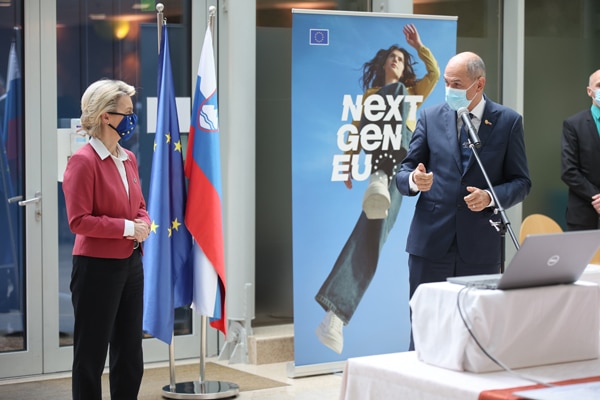 The Slovenian EU Presidency: time to move forwards. Ursula von der Leyen, President of the European Commission, and Janez Janša, Slovenian Prime Minister. Photo: Claudio Centonze / EC - Audiovisual Service, © European Union, 2021