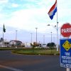 Avenida Internacional, frontera entre Paraguay y Brasil. Ciudad de Pedro Juan Caballero (Paraguay). Foto: A.Aguilera Allexbcn / CC BY-SA 3.0)
