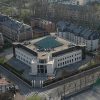 Edificio de Lehendakaritza en Vitoria, sede de la Agencia Vasca de Cooperación al Desarrollo. Euskadi es la comunidad autónoma que más dona en ayuda al desarrollo. Foto: Mikel Arrazola (CC BY 3.0)