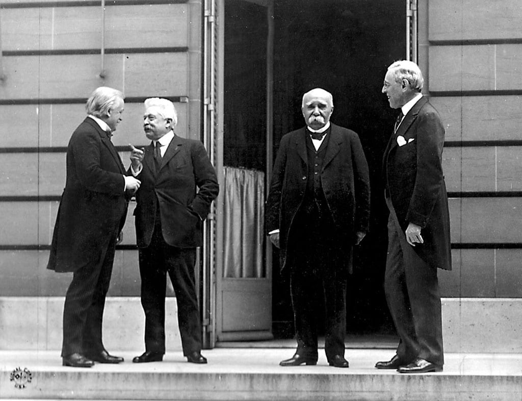 Consejo de los Cuatro durante la Conferencia de Paz de París de 1919. De izda. a dcha.: David Lloyd George (primer ministro de Gran Bretaña), Vittorio Orlando (primer ministro de Italia), Georges Clemenceau (primer ministro de Francia) y Woodrow Wilson (presidente de EEUU). Foto: Edward N. Jackson (US Army Signal Corps) (Wikimedia Commons / Dominio público).