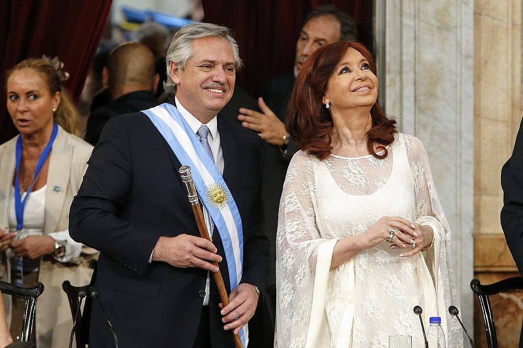 Alberto Fernández y Cristina Fernández de Kirchner, tras asumir como presidente y vicepresidenta de la Nación Argentina en dicembre de 2019. Foto: Nicolás Aboaf / Casa Rosada (Wikimedia Commons / CC BY 2.5 AR). Blog Elcano