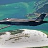 El primer avión F-35 Lightning II (JSF) de la Fuerza Aérea de EEUU sobrevolando Destin (Florida), en julio de 2011. Foto: U.S. Air Force photo by Staff Sgt. Joely Santiago (Wikimedia Commons / Dominio público). Blog Elcano