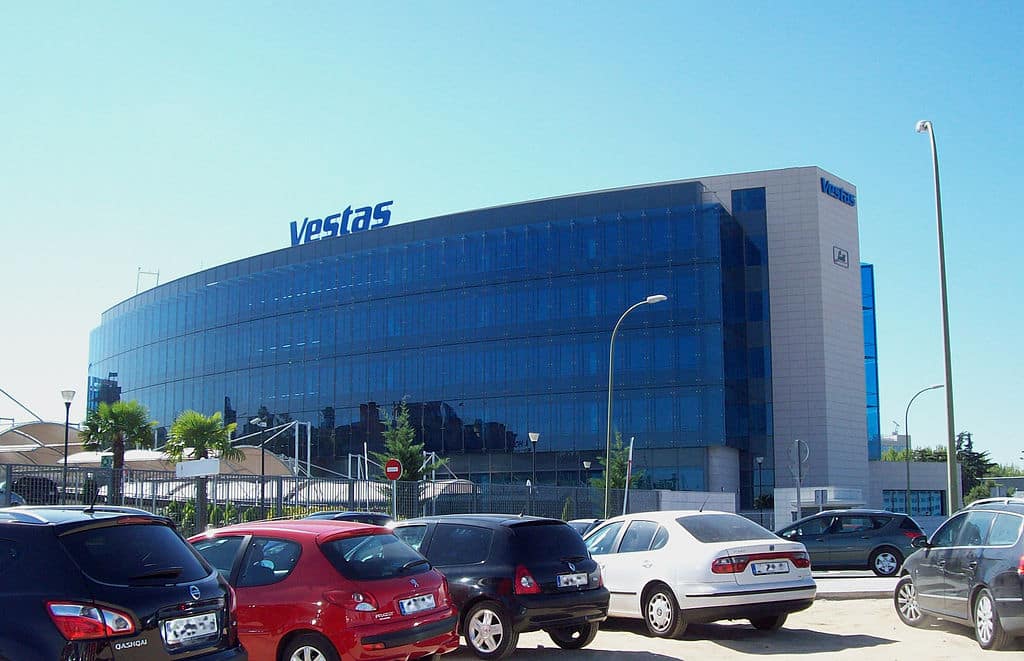¿Se están marchando las multinacionales de España? (Oficinas de Vestas en Madrid. Foto: Luis García - trabajo propio. Wikimedia Commons / CC BY-SA 3.0 ES). Blog Elcano