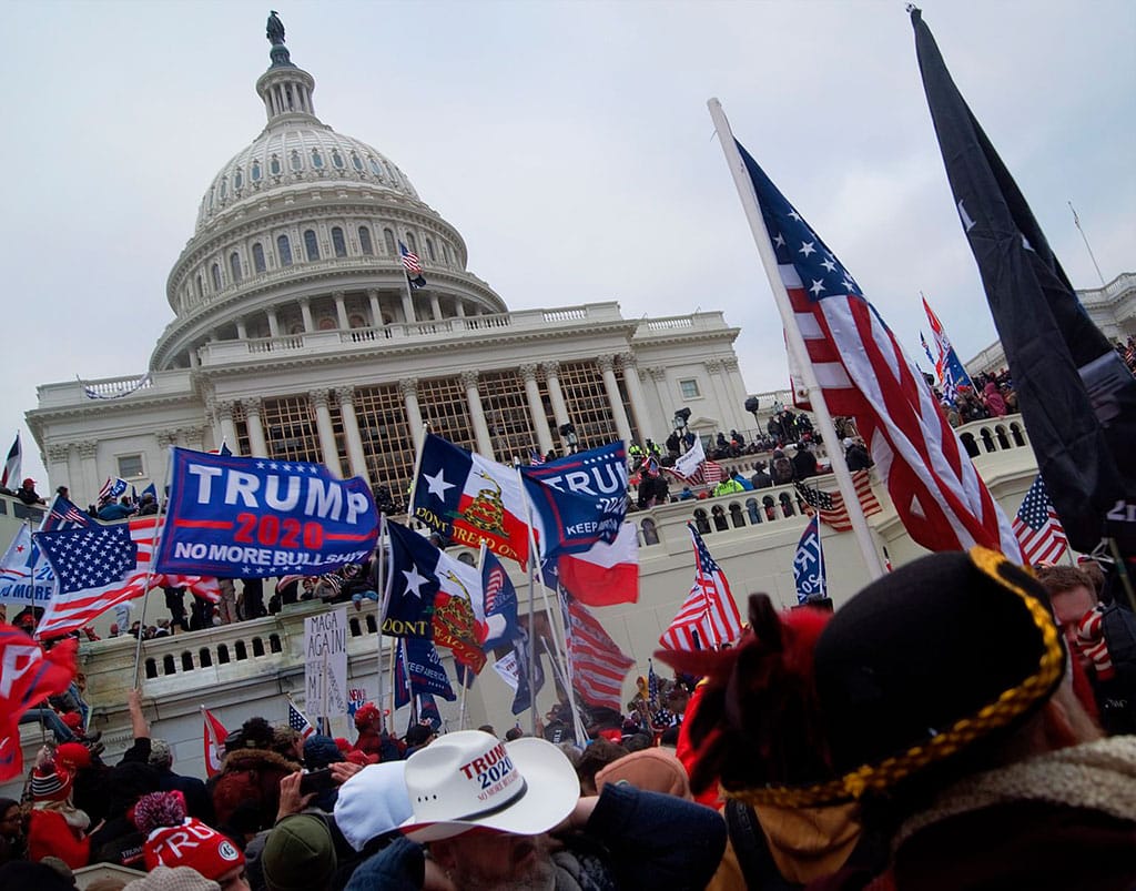 Asalto al Capitolio de EEUU (6/1/2021). Foto: Tyler Merbler from USA (Wikimedia Commons / CC BY 2.0). Blog Elcano