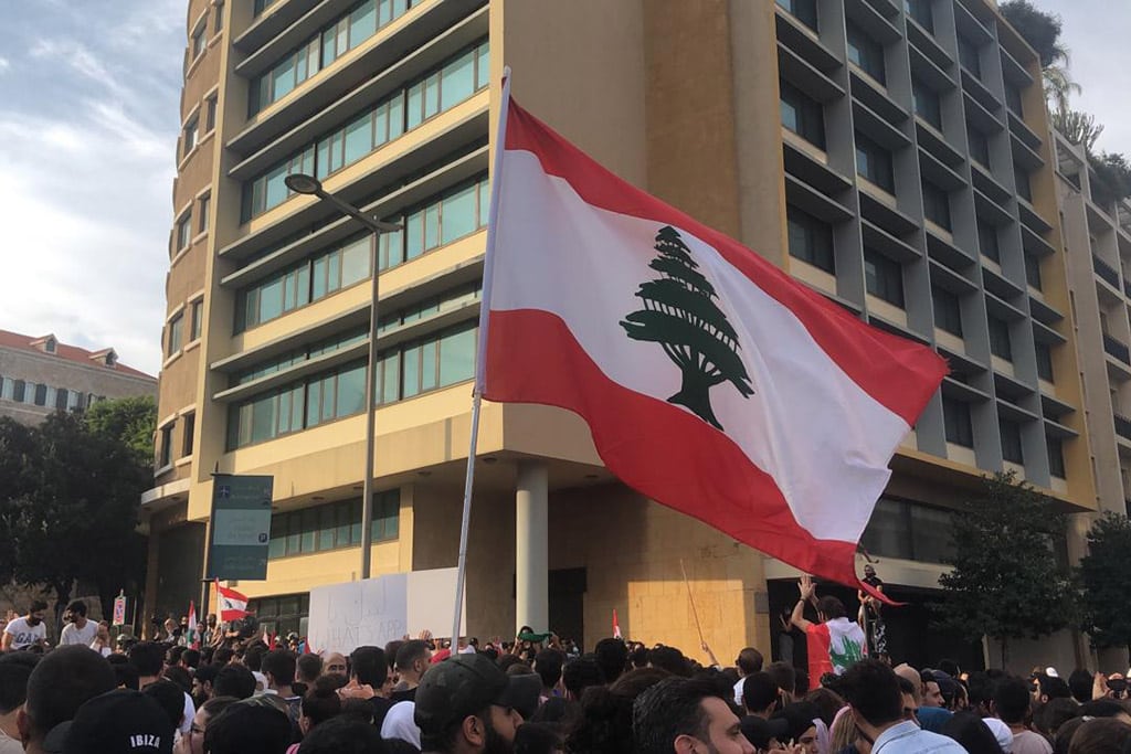 Protestas en el mundo árabe: un río que no cesa. Protestas en Beirut (Líbano), octubre de 2019. Foto: Shahen books (Wikimedia Commons / CC BY-SA 4.0). Blog Elcano