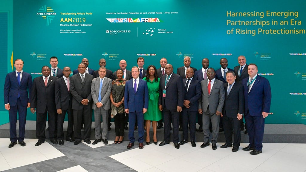 Aspiraciones rusas en África. Foto de familia de la 26ª conferencia anual del African Export-Import Bank con la participación de Dmitri Medvédev, primer ministro de la Federación Rusa. Foto: The Russian Government (CC BY 4.0)