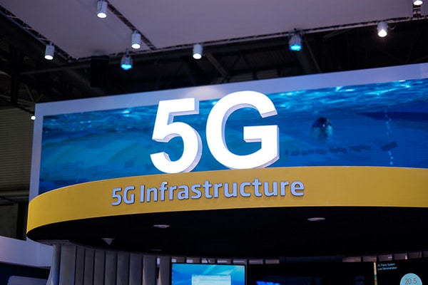 ¿Qué papel debe jugar China en el desarrollo de la tecnología 5G en España? Anuncio sobre infraestructuras 5G en el Mobile World Congress de Barcelona (2016)