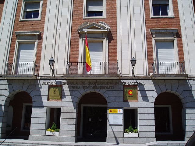 Sede de la AECID (Agencia Española de Cooperación Internacional para el Desarrollo) en Madrid, España. Foto: Panarria (Wikimedia Commons /CC BY-SA 3.0).