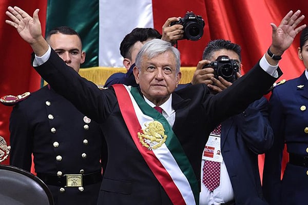 México, tan lejos de Cortés y tan cerca de España. Andrés Manuel López Obrador durante su investidura como presidente de México (2018). Foto: PresidenciaMX 2012-2018 (Wikimedia Commons / CC BY-SA 3.0)