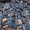 El sector de la ciberseguridad en España: pasar de la filosofía a las matemáticas. Sellos de madera. Foto: Amador Loureiro (@amadorloureiroblanco)