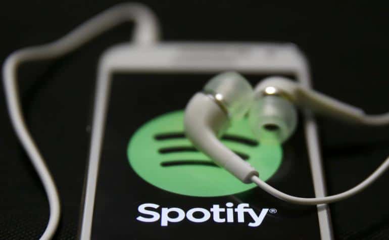 Smartphone con la app de Spotify, el único "unicornio" europeo. Foto: downloadsource.fr / Flickr