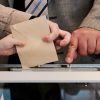 Manual para amañar elecciones. Foto: Arnaud Jaegers (Unsplash). Blog Elcano