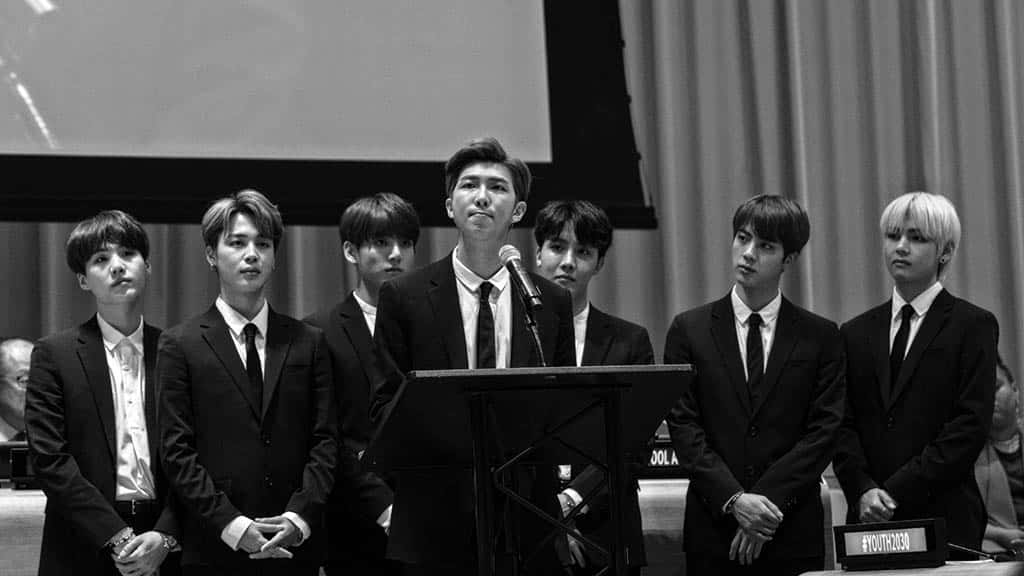 El grupo BTS, uno de los mayores exponentes del K-pop, durante su participación en el evento de alto nivel sobre la Estrategia Juventud 2030 de la ONNU y el lanzamiento de la iniciativa Generación sin límites organizada por UNICEF. Foto: © UN Photo/Mark Garten.
