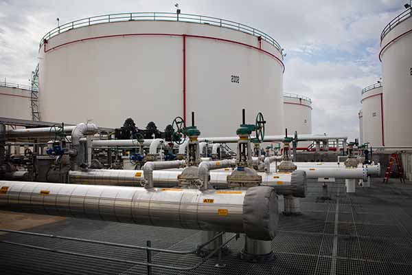 Tanques de almacenamiento de petróleo en Texas (EEUU). Foto: Trafigura Images (CC BY-ND 2.0)