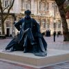 Estatua de Charles Dickens en Guildhall Square, Portsmouth. Foto: Peter Trimming (CC BY 2.0). Blog Elcano