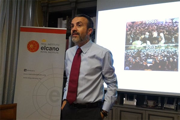 «De la policía a la energía: reflexiones de un community manager». Carlos Fernández Guerra. Foto: Mikkel Larsen @MikkelLarsen_. Blog Elcano
