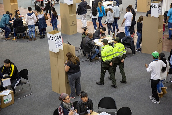 Elecciones en Colombia: desconfianza institucional de la ciudadanía pese a la seguridad y transparencia electoral