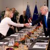 Europa no debería apostar contra Trump (Federica Mogherini y Donald Trump se dan la mano durante la cumbre UE-EEUU, 25/5/2017). Foto: Etienne Ansotte – EC Audiovisual Service / ©European Union, 2017. Blog Elcano