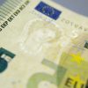 Spain’s 20 years in the euro: a beneficial straitjacket. 5 euro bank note. Photo: Kārlis Dambrāns (CC BY 2.0)