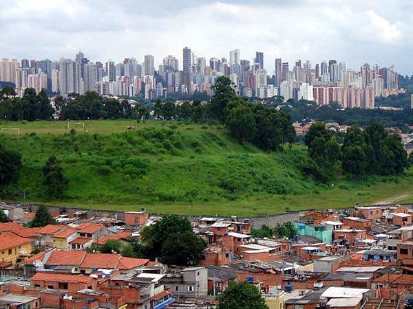 Cuidado con la desigualdad emergente de los emergentes. Favela Jaqueline, distrito de Vila Sônia (São Paulo, Brasil).Foto: Dornicke vía Wikimedia Commons (Dominio público). Blog Elcano