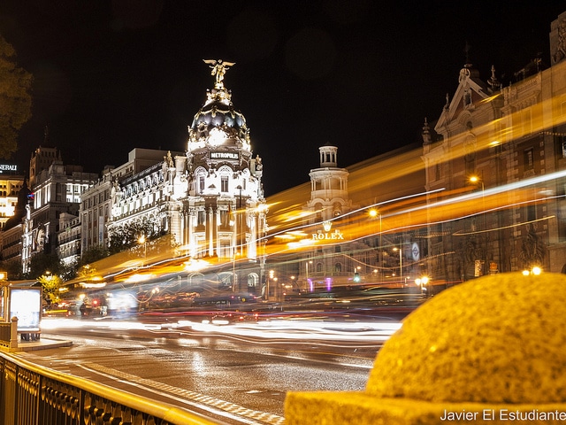 Mucha y blanda: la presencia global de España. Gran Vía, Madrid. Foto: Javier El Estudiante / Flickr (CC BY-NC-ND 2.0).