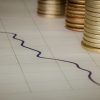 Graph with stacks of coins. Ken Teegardin - Blog Elcano