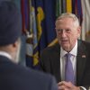 La ciberguerra de Trump (II). James Mattis y Harjit Sajjan en el Pentágono (6/2/2017). Foto: Sargento Técnico de la Fuerza Aéra Brigitte N. Brantley / DOD (Dominio Público). Blog Elcano
