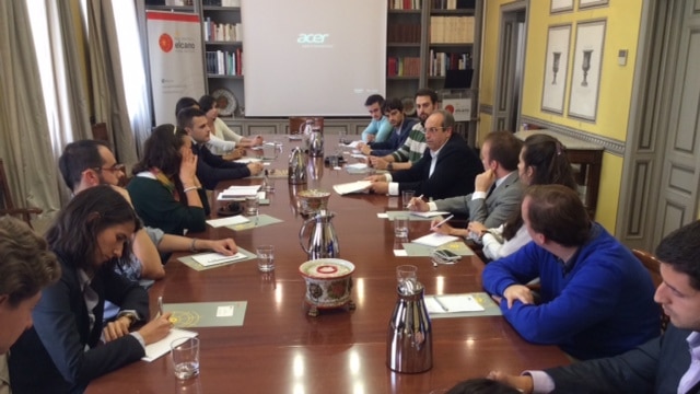 Reunión con jóvenes profesionales de Seguridad y Defensa en el Real Instituto Elcano. Foto. Diana Barrantes. Blog Elcano