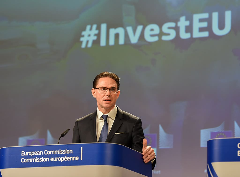 Inversiones extranjeras: bienvenidas, pero bajo control. Jyrki Katainen (vicepresidente de la Comisión Europea y comisario europeo de Fomento del Empleo, Crecimiento, Inversión y Competitividad) durante la rueda de prensa sobre Mercado Único y el Plan de Inversiones Europeo en noviembre de 2018. Foto: Jennifer Jacquemar / ©European Union, 2019