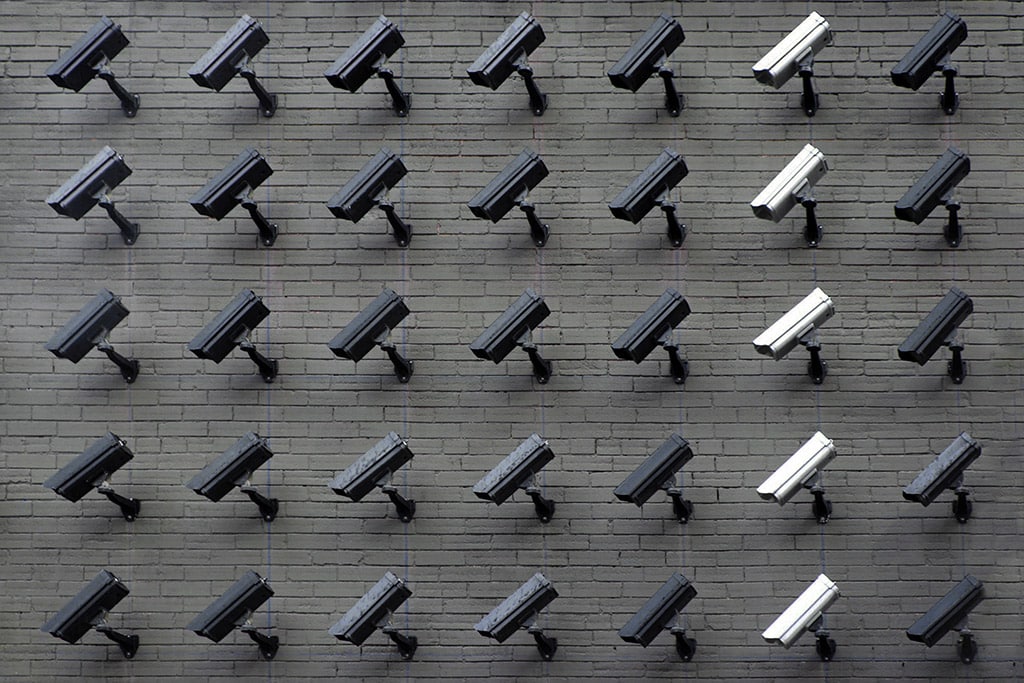The decade of disillusion. Camera wall in Toronto (Canada). Photo: Lianhao Qu (@lianhao). Elcano Blog