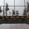 El talento, un factor clave para la internacionalización de la economía. Personas pasando por unas escaleras. Foto: Loïc Fürhoff (@imagoiq). Blog Elcano
