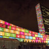 Los Objetivos de Desarrollo Sostenible, proyectados en la sede de Naciones Unidas. Foto: UN (CC BY-NC-ND 2.0)