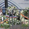 Flores y mensajes en la entrada de la estación del metro de Maelbeek/Maalbeek en la Rue de la Loi/Wetstraat tras los atentados del 22 de marzo de 2016 en Bruselas. Foto: Zinneke vía Wikimedia Commons. Licencia Creative Commons Reconocimiento-CompartirIgual. Blog Elcano