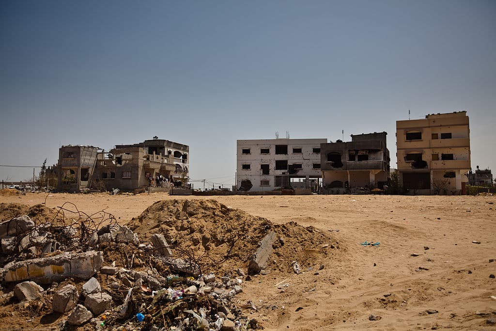 Edificios destruidos en la franja de Gaza (Palestina). Foto: Marius Arnesen / CC BY-SA 3.0 NO