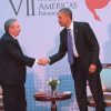 Barack Obama y Raúl Castro en la VII Cumbre de las Américas, Panamá (11/4/2015). Foto: WH.Gov. Blog Elcano