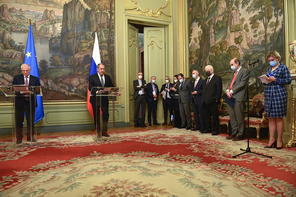 Josep Borrell, alto representante de la UE para Asuntos Exteriores y Política de Seguridad, vicepresidente de la Comisión Europea, y Serguéi Lavrov, ministro de Asuntos Exteriores de Rusia, durante la rueda de prensa en Moscú (5/2/2021). Foto: Vasily Maximov / EC - Audiovisual Service, ©European Union, 2021