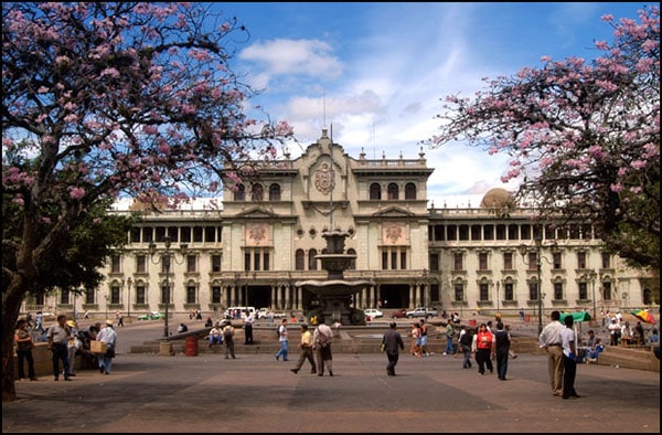 Palacio Nacional de la Cultura (Guatemala), antigua sede del Gobierno guatemalteco. Foto: Rob Mercatante (CC BY-SA 2.5)