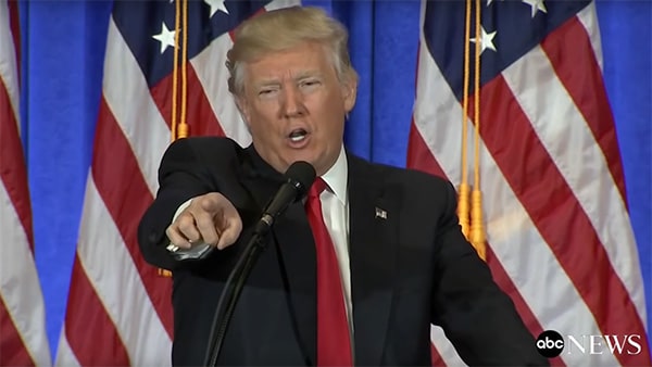Donald Trump increpa a Jim Acosta, corresponsal de CNN en la Casa Blanca, durante la rueda de prensa del pasado día 11. Captura: ABC News